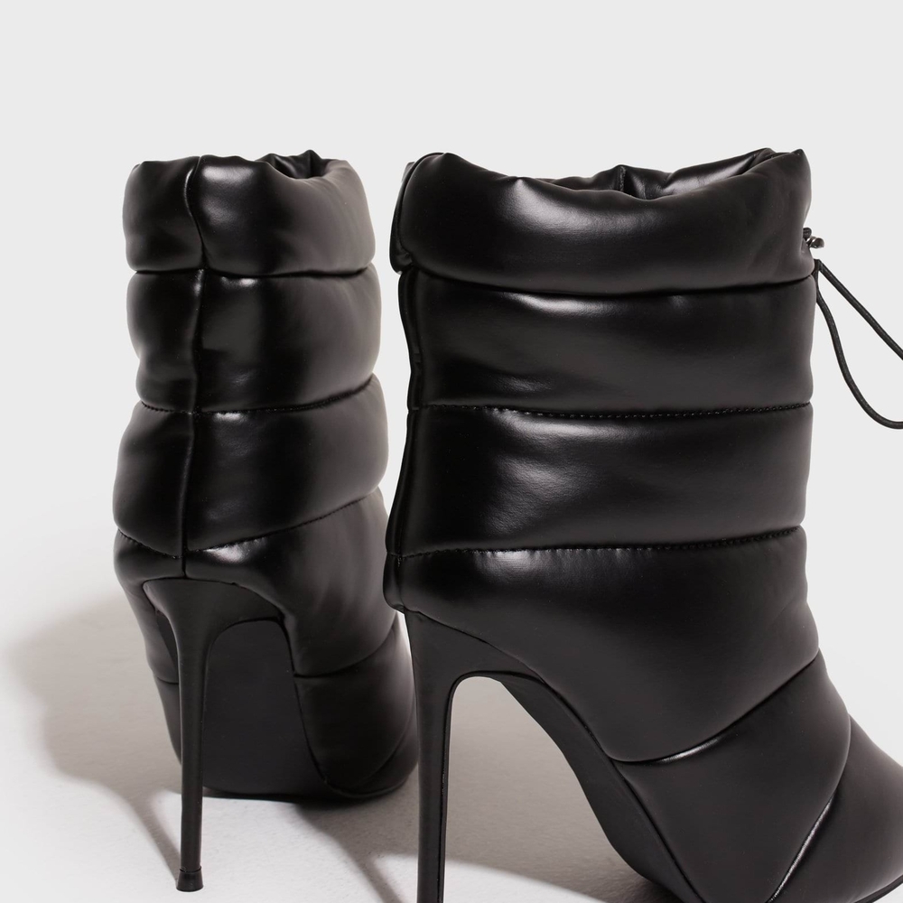 Steve Madden Black Quilted Heeled Boots